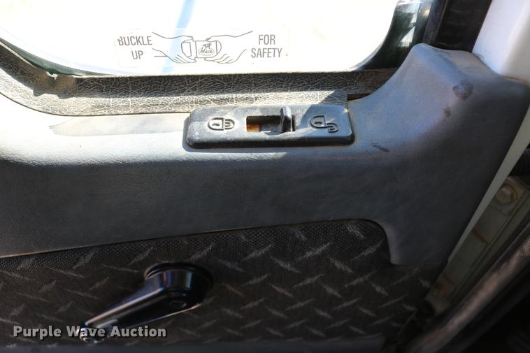 image for item DC7671 2007 Mack CTP713 dump truck