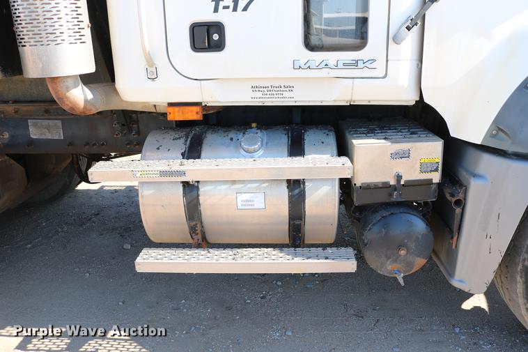 image for item DC7671 2007 Mack CTP713 dump truck