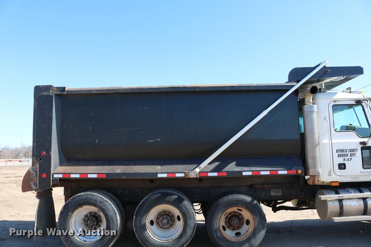 image for item DC7671 2007 Mack CTP713 dump truck