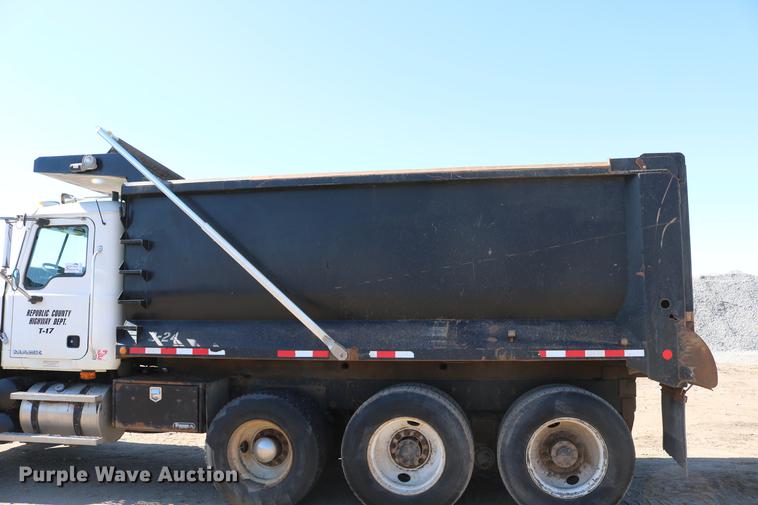 image for item DC7671 2007 Mack CTP713 dump truck