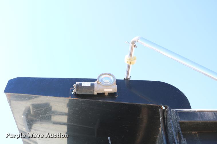 image for item DC7671 2007 Mack CTP713 dump truck