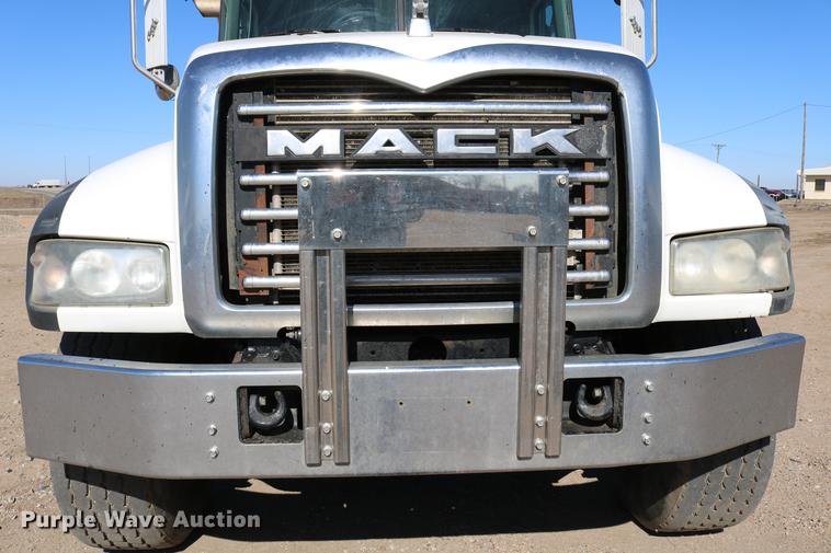 image for item DC7671 2007 Mack CTP713 dump truck