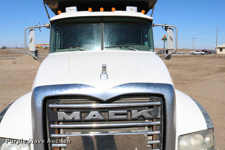 image for item DC7671 2007 Mack CTP713 dump truck