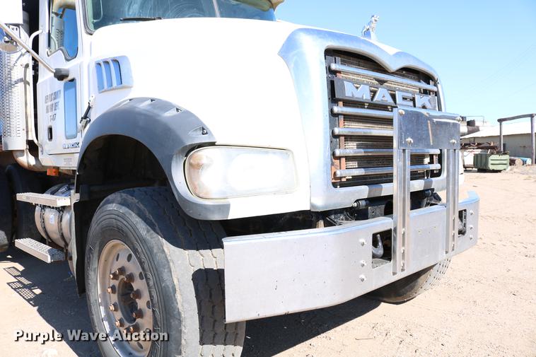 image for item DC7671 2007 Mack CTP713 dump truck
