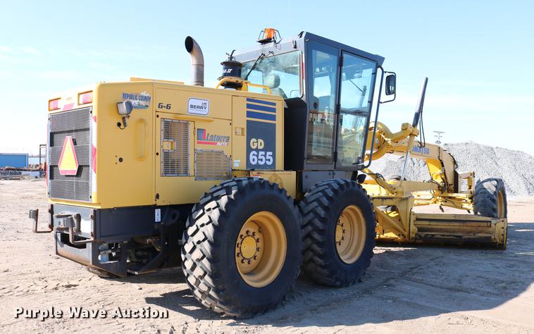image for item DC7672 2007 Komatsu GD655-3E0 motor grader