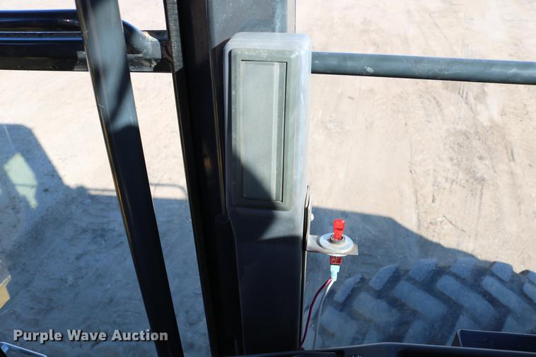 image for item DC7672 2007 Komatsu GD655-3E0 motor grader