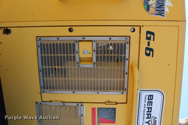 image for item DC7672 2007 Komatsu GD655-3E0 motor grader