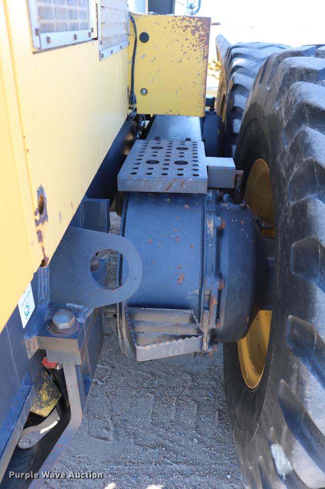 image for item DC7672 2007 Komatsu GD655-3E0 motor grader