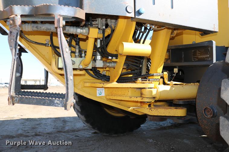 image for item DC7672 2007 Komatsu GD655-3E0 motor grader