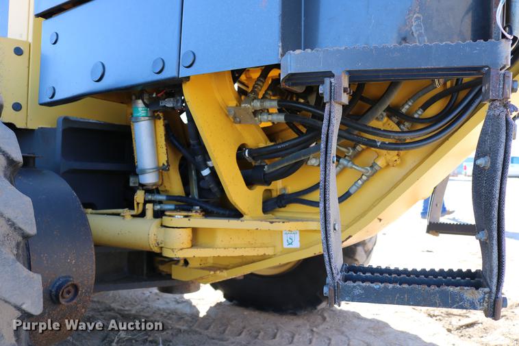 image for item DC7672 2007 Komatsu GD655-3E0 motor grader