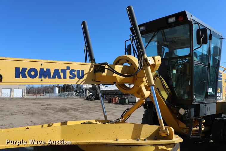 image for item DC7672 2007 Komatsu GD655-3E0 motor grader