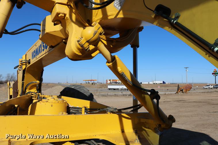 image for item DC7672 2007 Komatsu GD655-3E0 motor grader