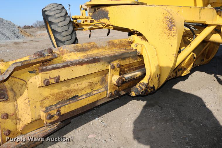image for item DC7672 2007 Komatsu GD655-3E0 motor grader