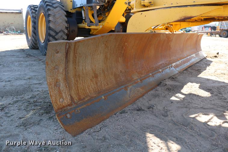 image for item DC7672 2007 Komatsu GD655-3E0 motor grader