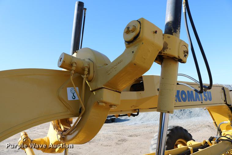 image for item DC7672 2007 Komatsu GD655-3E0 motor grader