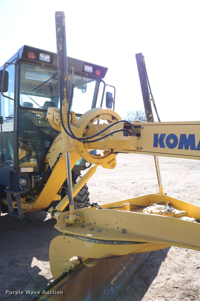 image for item DC7672 2007 Komatsu GD655-3E0 motor grader