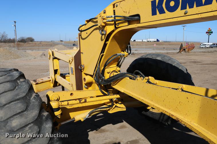 image for item DC7672 2007 Komatsu GD655-3E0 motor grader