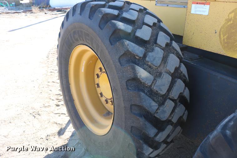 image for item DC7672 2007 Komatsu GD655-3E0 motor grader