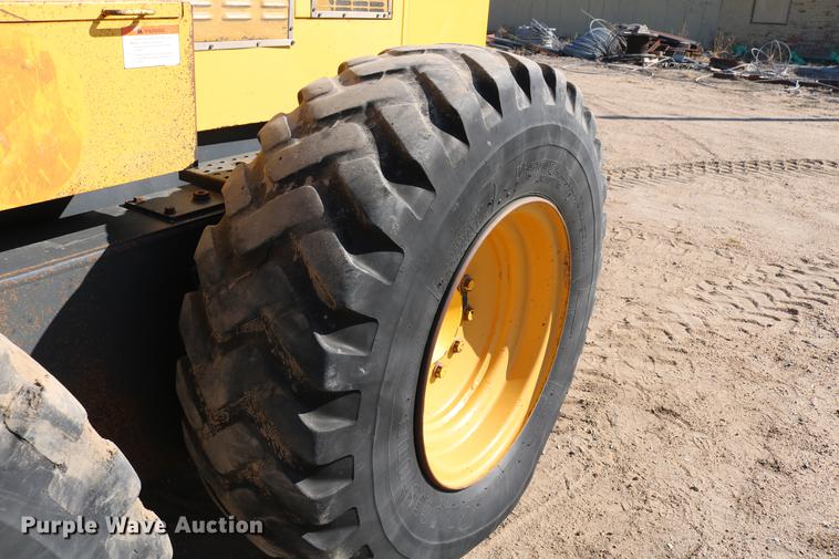 image for item DC7672 2007 Komatsu GD655-3E0 motor grader