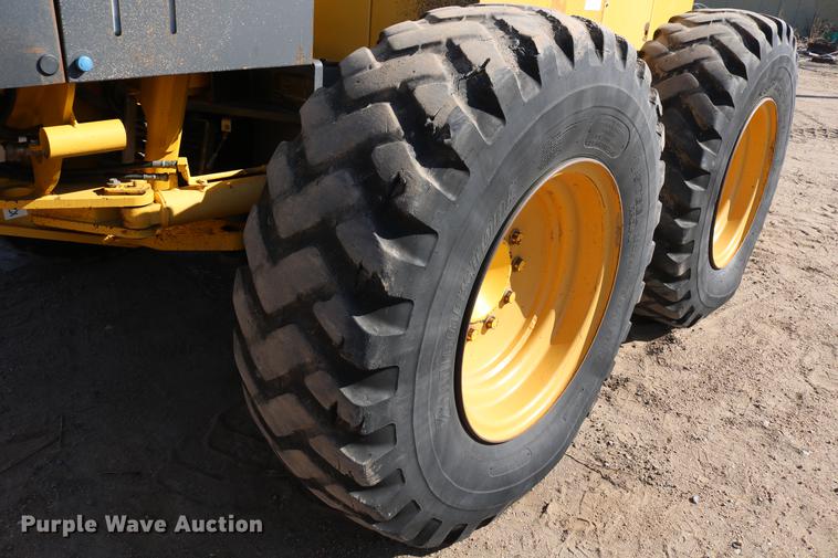 image for item DC7672 2007 Komatsu GD655-3E0 motor grader