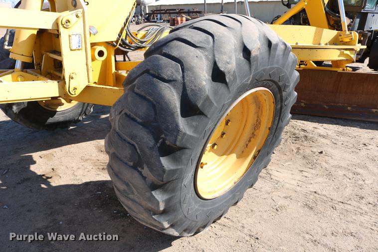 image for item DC7672 2007 Komatsu GD655-3E0 motor grader