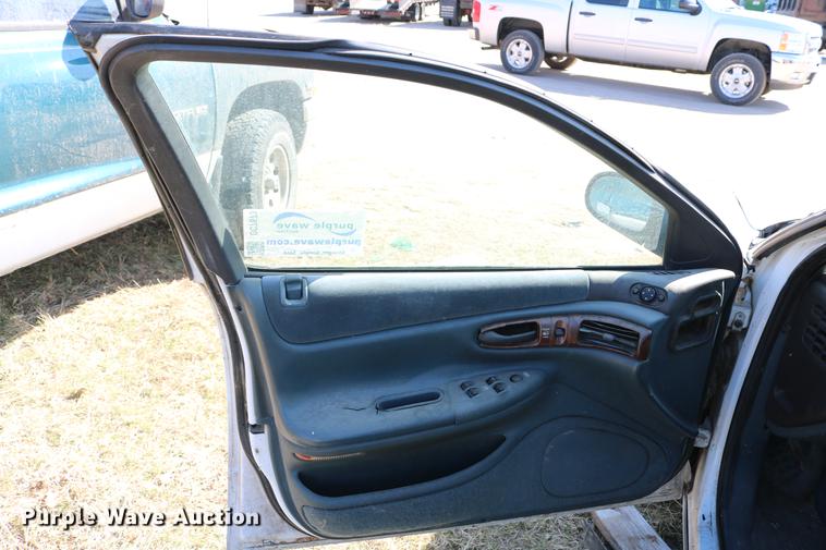 image for item DC7673 1995 Chrysler Concorde