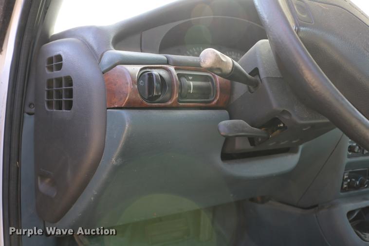 image for item DC7673 1995 Chrysler Concorde