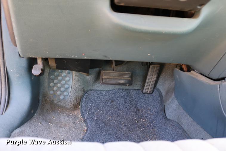 image for item DC7673 1995 Chrysler Concorde