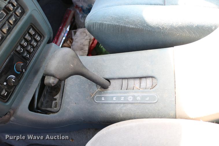 image for item DC7673 1995 Chrysler Concorde