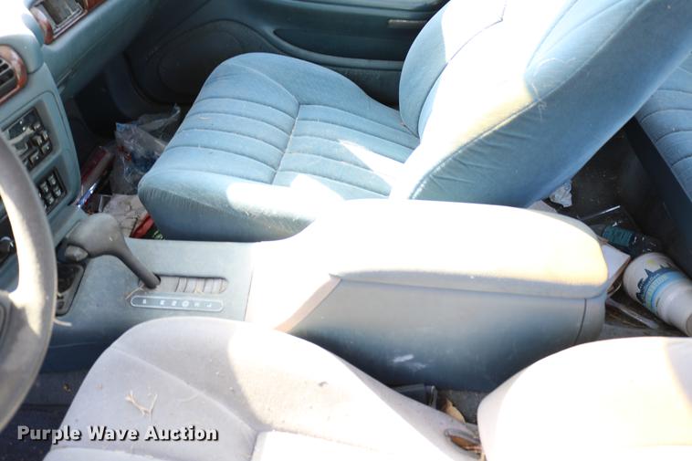 image for item DC7673 1995 Chrysler Concorde