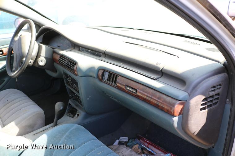 image for item DC7673 1995 Chrysler Concorde