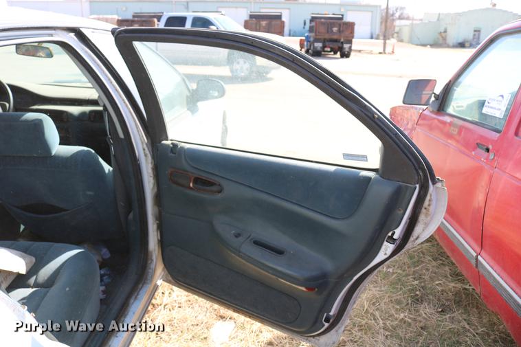 image for item DC7673 1995 Chrysler Concorde