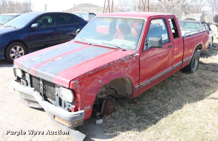 image for item DC7674 1991 Chevrolet S10 Ext. Cab pickup truck