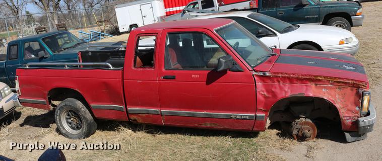 image for item DC7674 1991 Chevrolet S10 Ext. Cab pickup truck