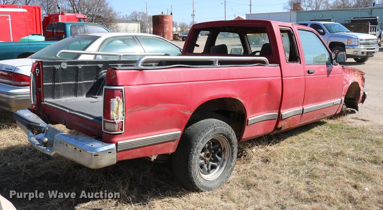 image for item DC7674 1991 Chevrolet S10 Ext. Cab pickup truck