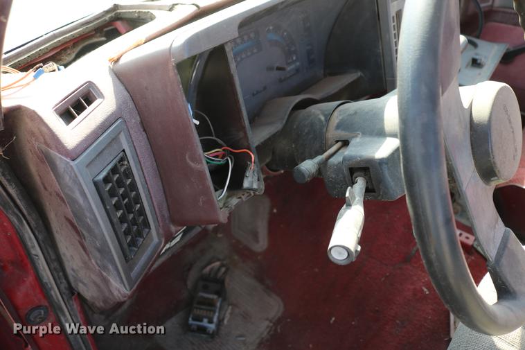 image for item DC7674 1991 Chevrolet S10 Ext. Cab pickup truck