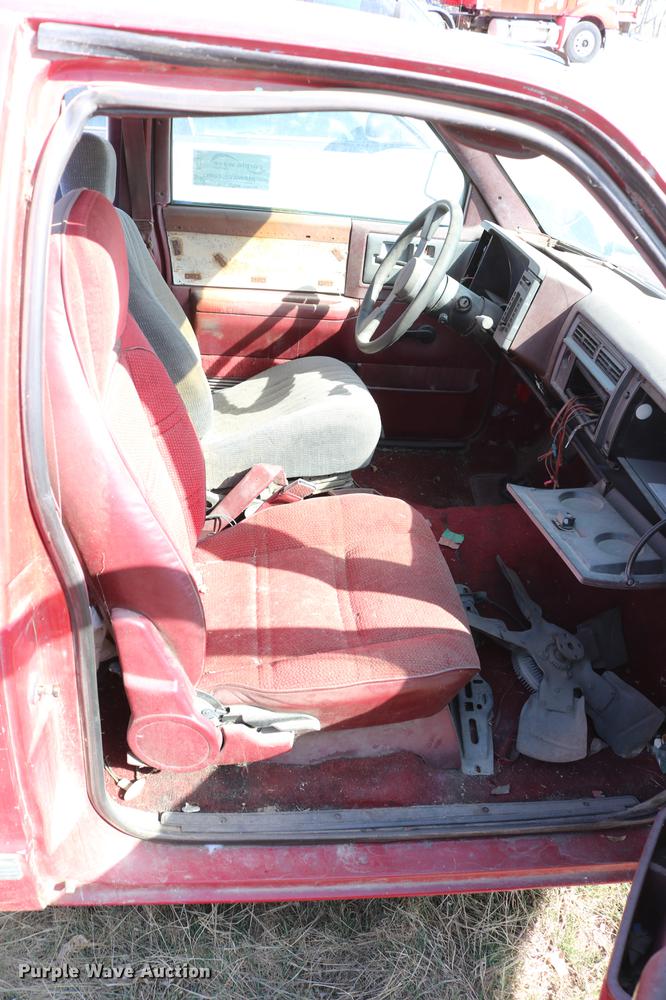image for item DC7674 1991 Chevrolet S10 Ext. Cab pickup truck