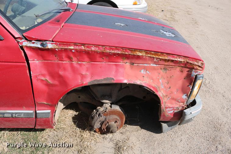 image for item DC7674 1991 Chevrolet S10 Ext. Cab pickup truck