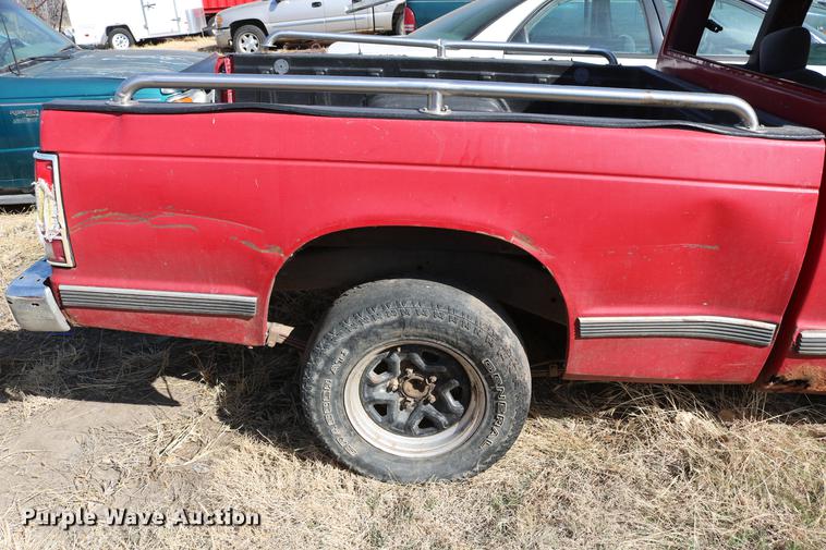 image for item DC7674 1991 Chevrolet S10 Ext. Cab pickup truck