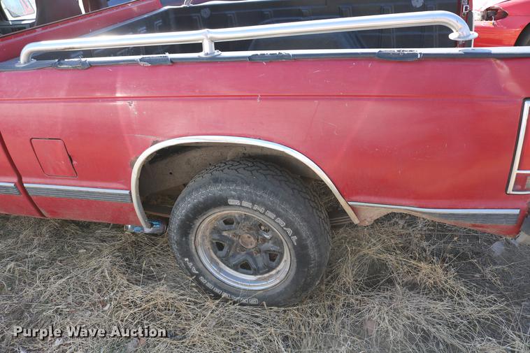image for item DC7674 1991 Chevrolet S10 Ext. Cab pickup truck