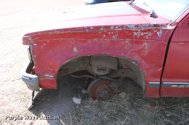 image for item DC7674 1991 Chevrolet S10 Ext. Cab pickup truck