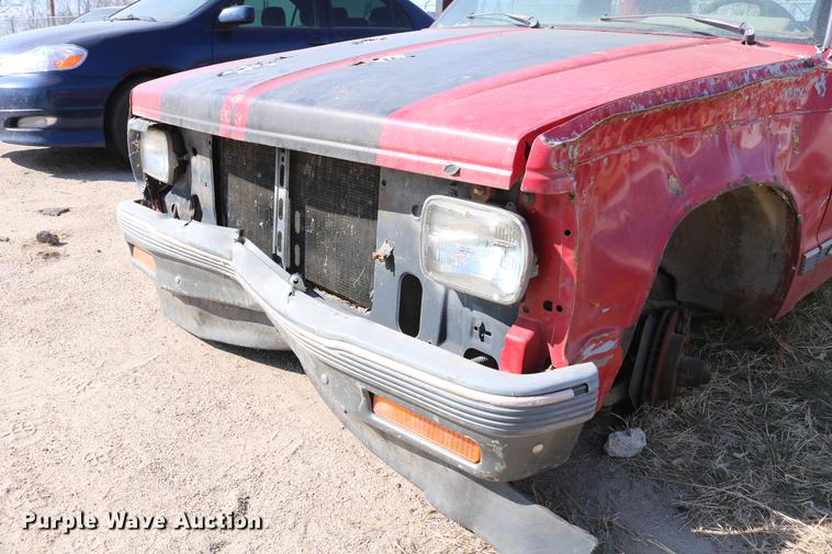 image for item DC7674 1991 Chevrolet S10 Ext. Cab pickup truck