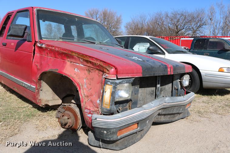 image for item DC7674 1991 Chevrolet S10 Ext. Cab pickup truck
