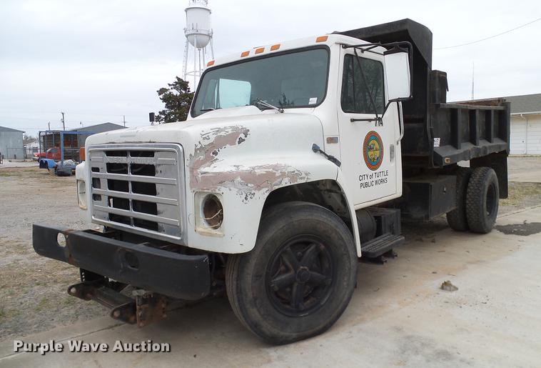 image for item DD1316 1985 International 1754 dump truck