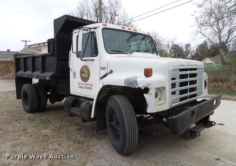 image for item DD1316 1985 International 1754 dump truck