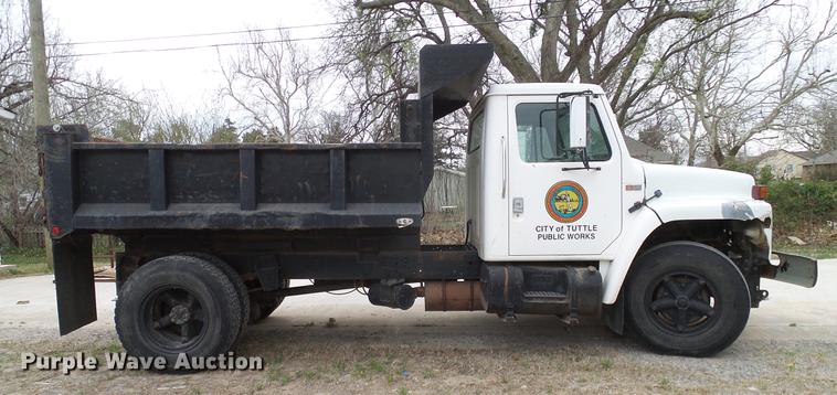 image for item DD1316 1985 International 1754 dump truck