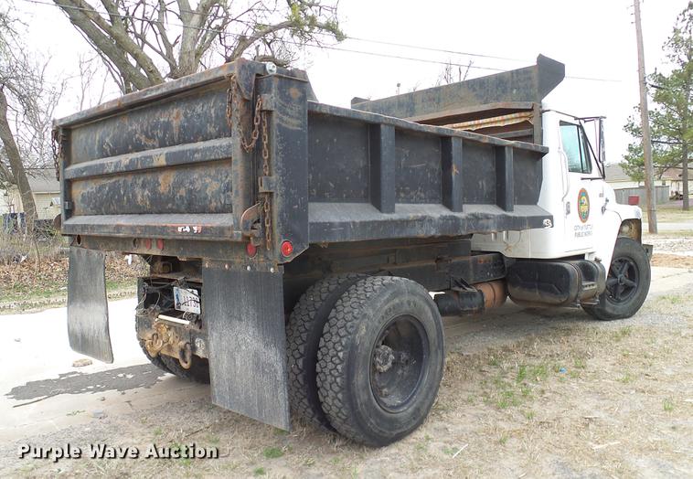 image for item DD1316 1985 International 1754 dump truck