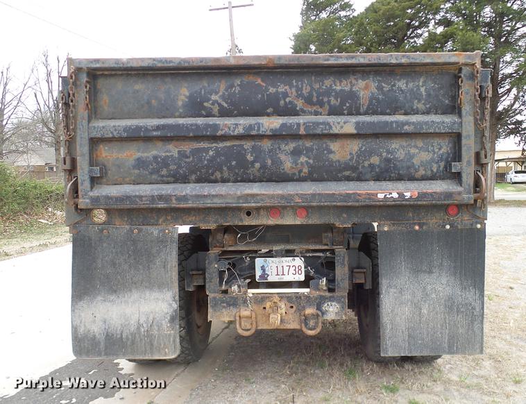 image for item DD1316 1985 International 1754 dump truck