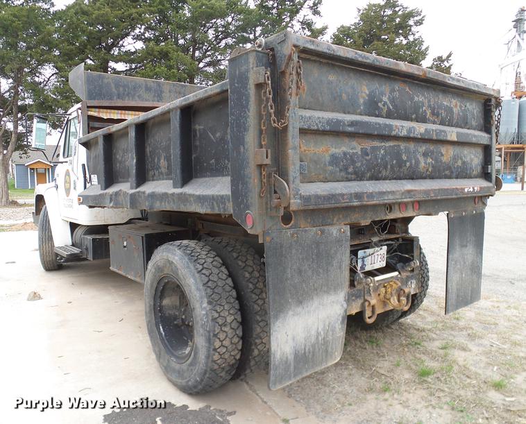 image for item DD1316 1985 International 1754 dump truck