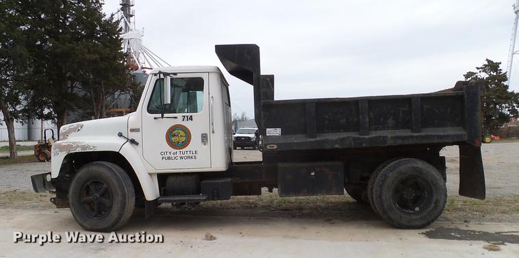 image for item DD1316 1985 International 1754 dump truck